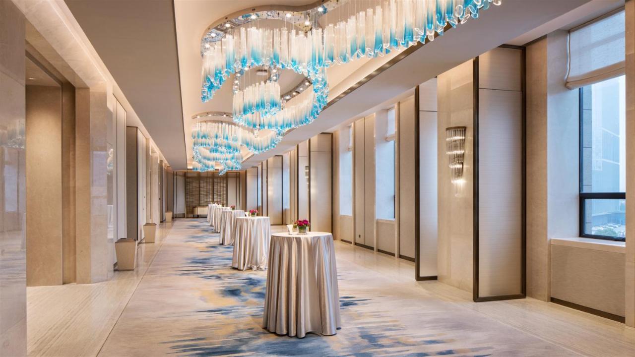 ホテル Crowne Plaza Xiangxi 鳳凰県 エクステリア 写真
