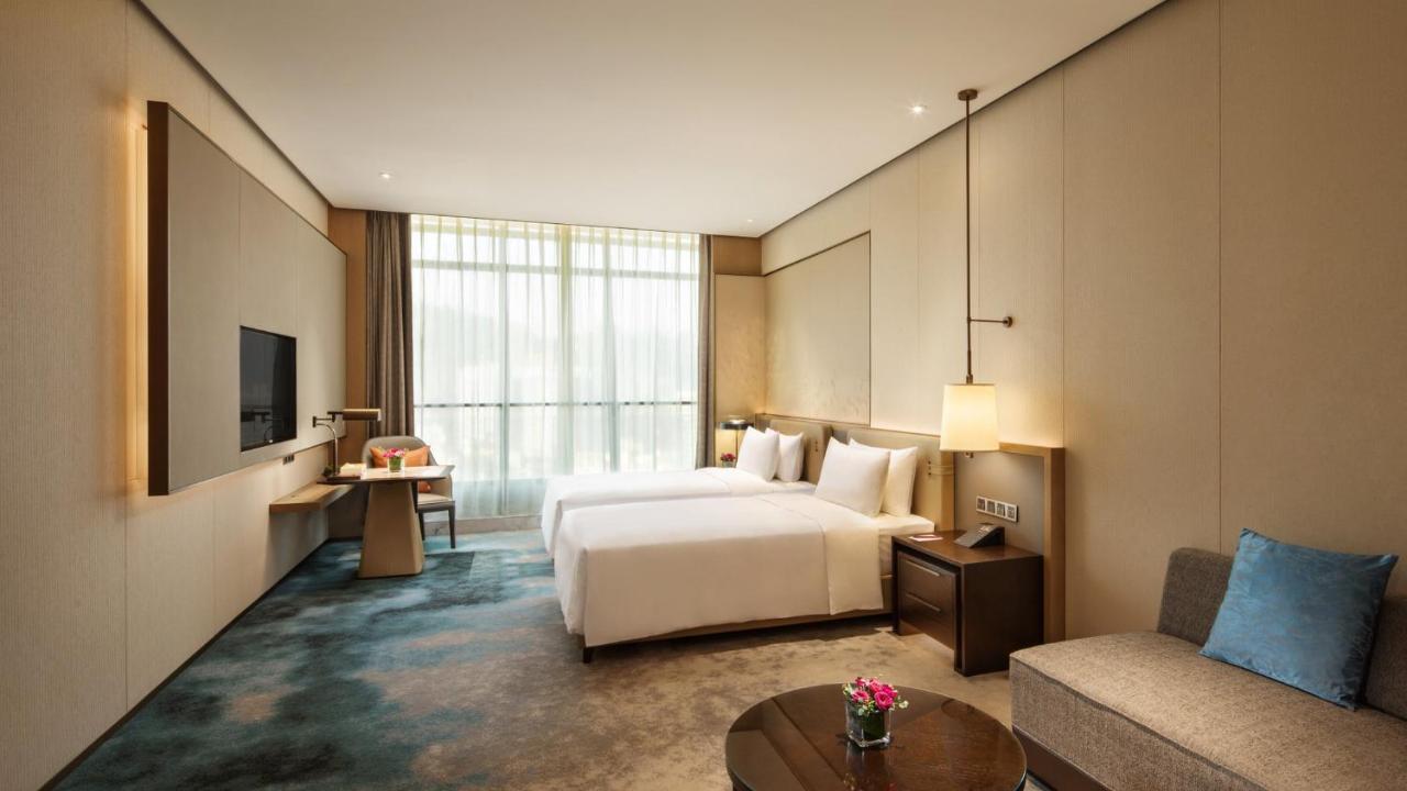 ホテル Crowne Plaza Xiangxi 鳳凰県 エクステリア 写真
