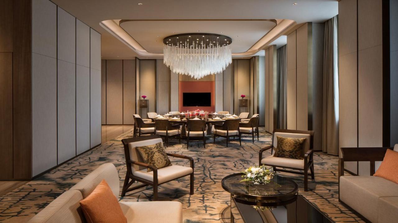ホテル Crowne Plaza Xiangxi 鳳凰県 エクステリア 写真