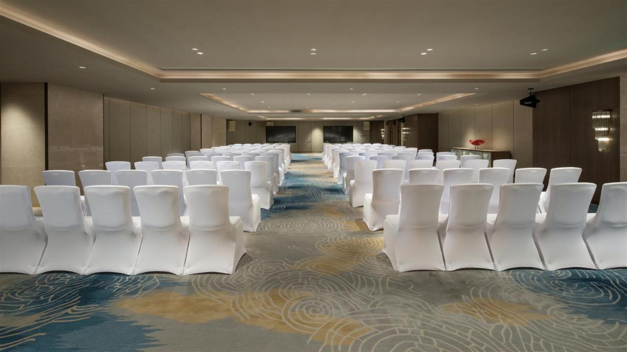 ホテル Crowne Plaza Xiangxi 鳳凰県 エクステリア 写真