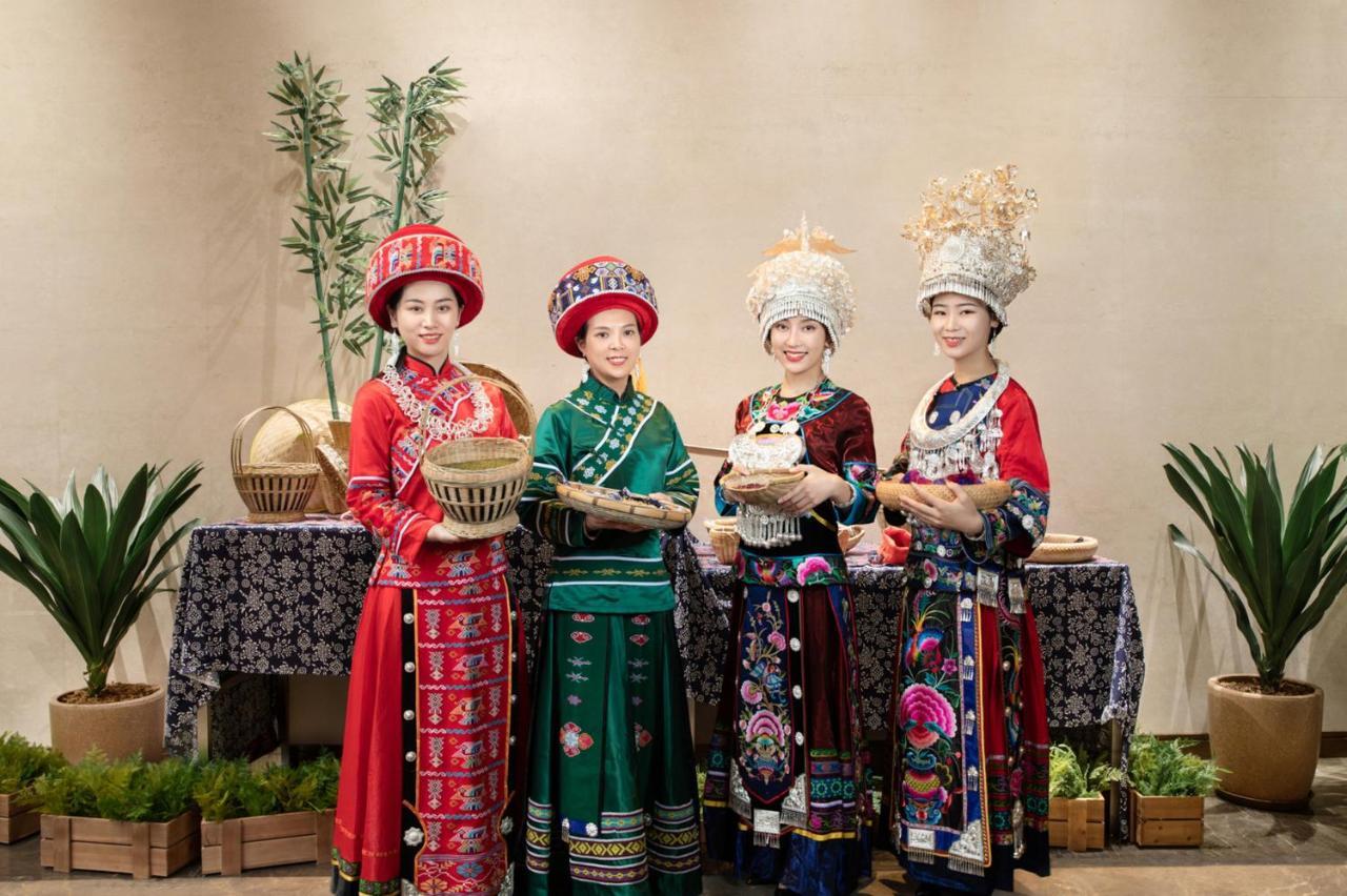 ホテル Crowne Plaza Xiangxi 鳳凰県 エクステリア 写真