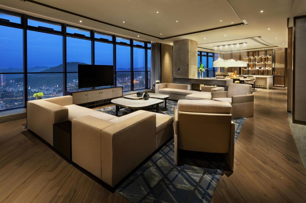 ホテル Crowne Plaza Xiangxi 鳳凰県 エクステリア 写真