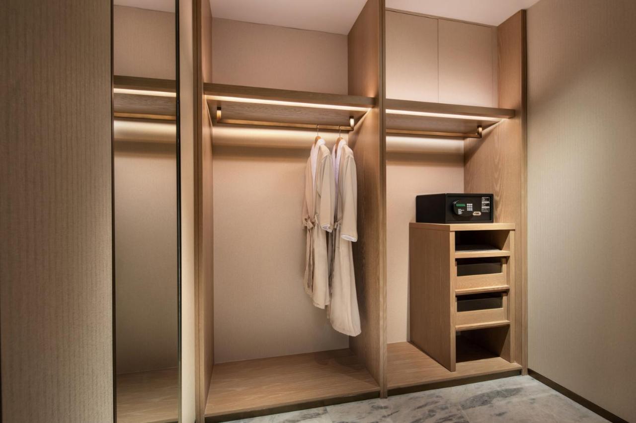 ホテル Crowne Plaza Xiangxi 鳳凰県 エクステリア 写真