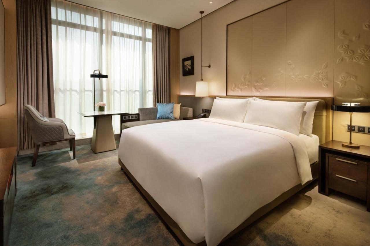 ホテル Crowne Plaza Xiangxi 鳳凰県 エクステリア 写真